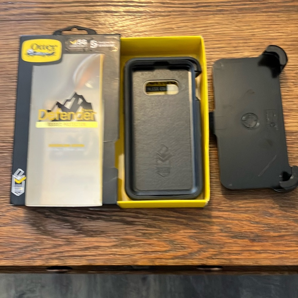 Otter box for Samsung cell phone case with Belk clip
